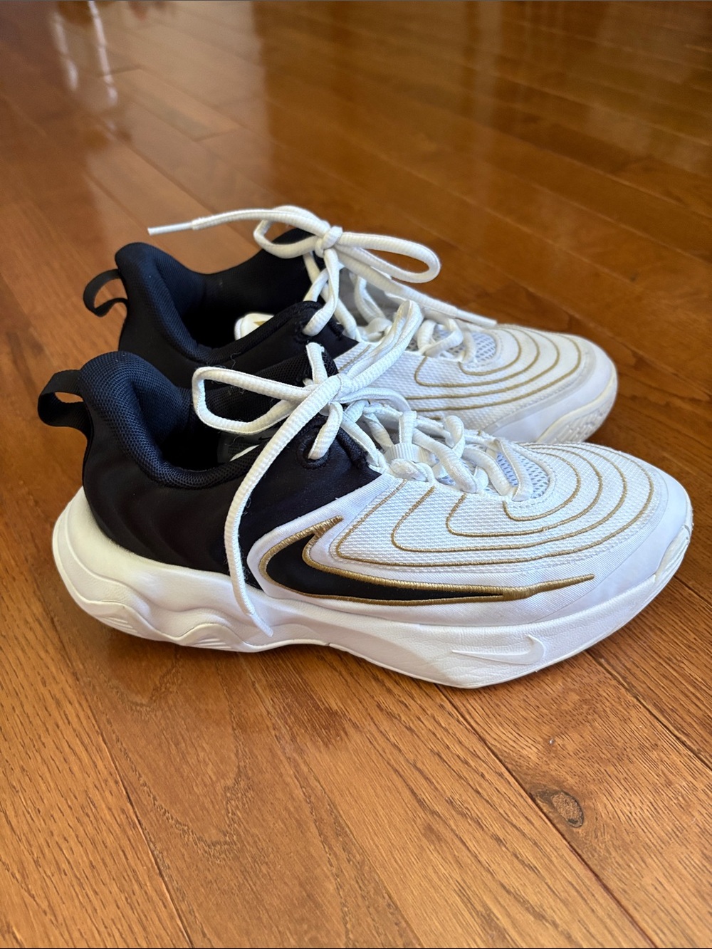 Nike’s sz 3 youth